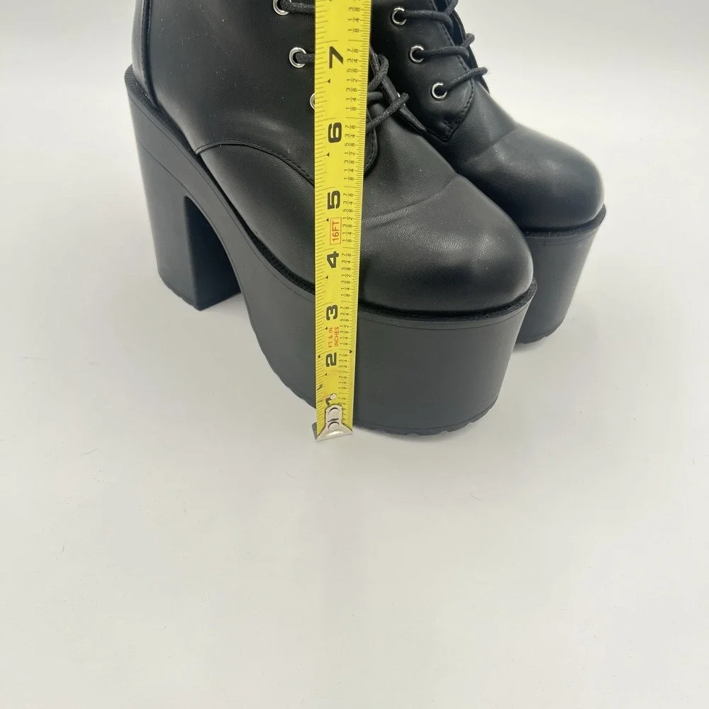 Hot Topic Black Platform Combat Boots Chunky Block Heel Lace Up Women's 8